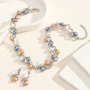 Elegant Pearl and Silver Necklace